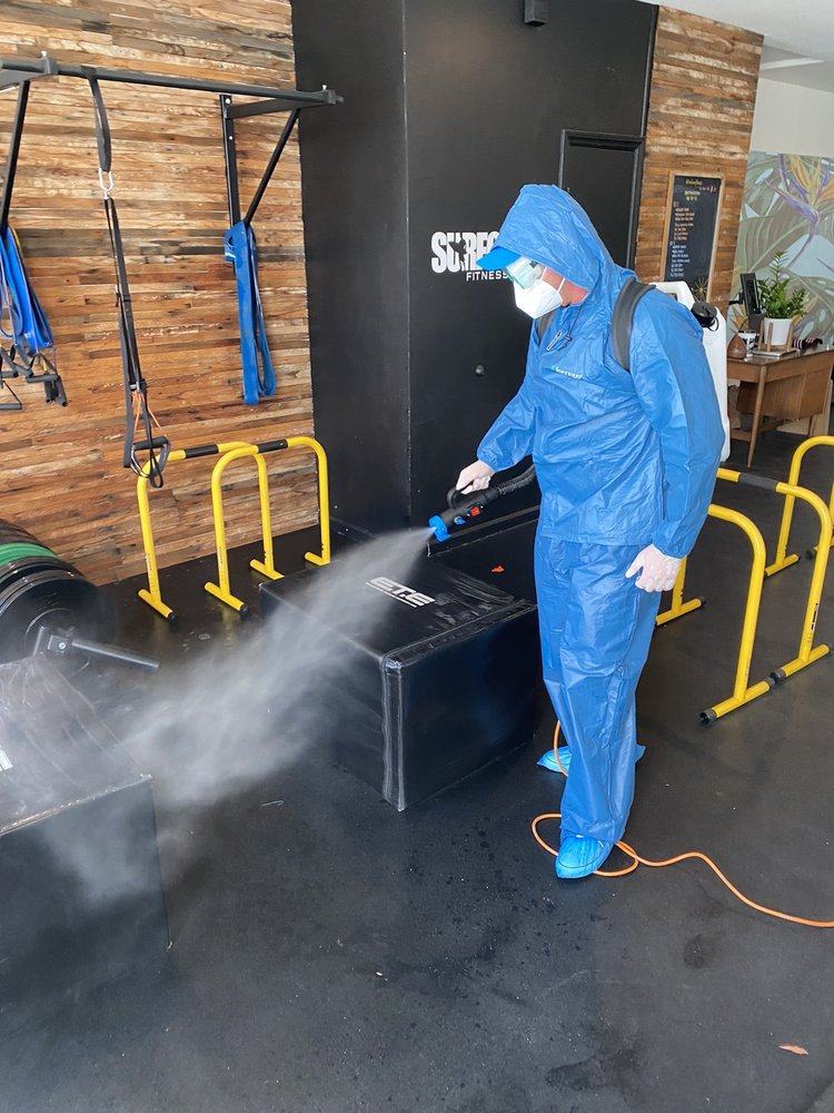 Electrostatic fogging in a gym